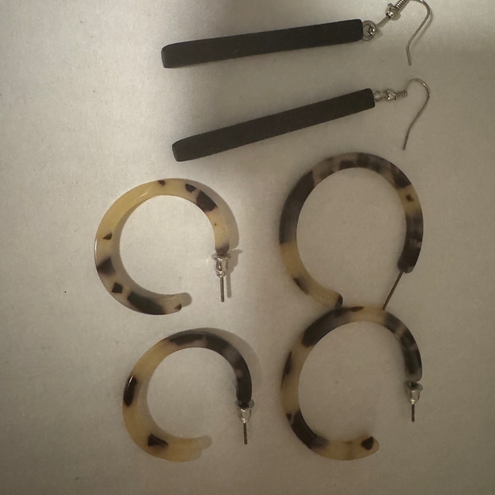 2 Tortoise Shell  Hoop Earrings Set and wood set